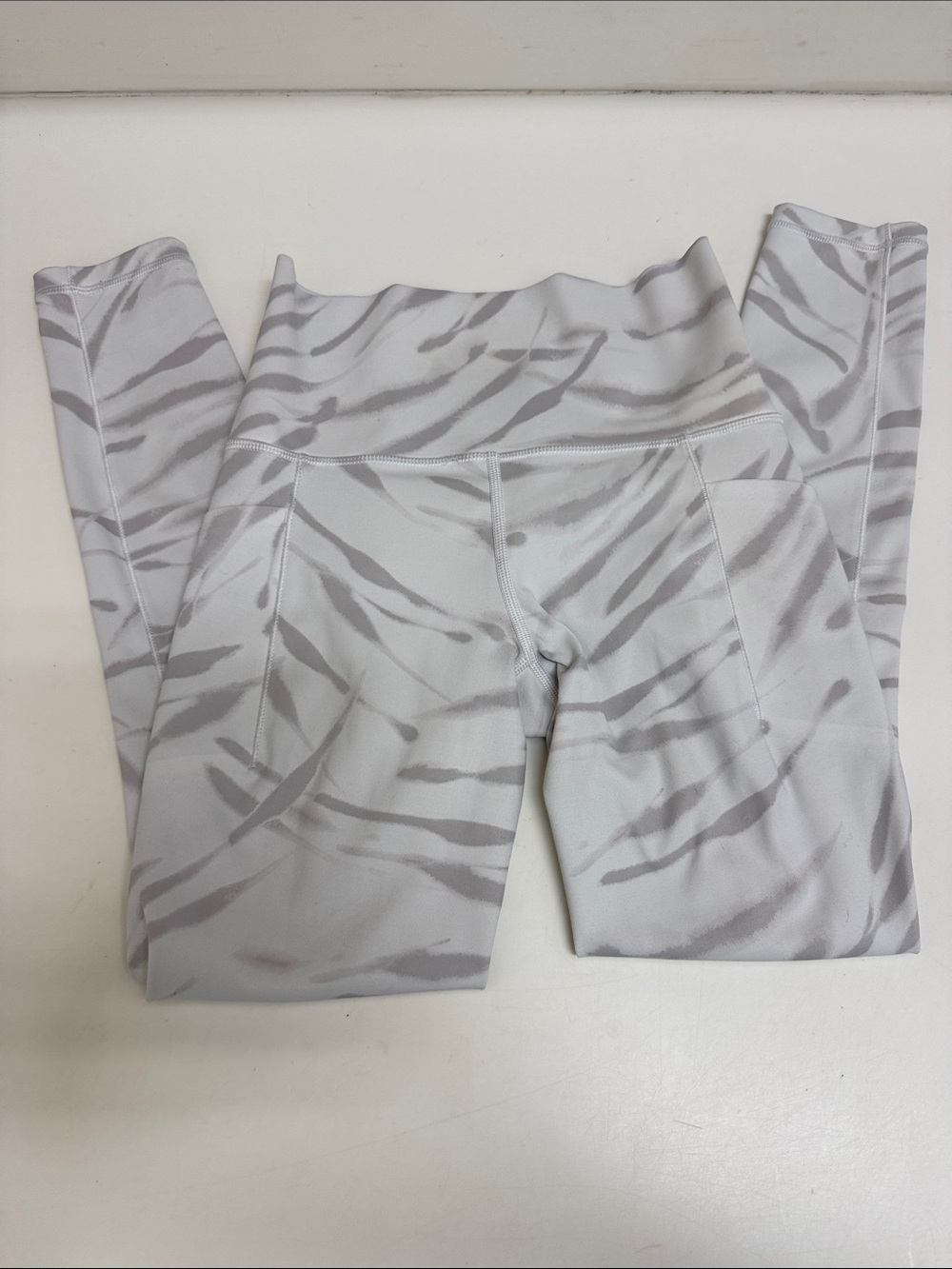 Athleta Salutation Stash Pocket II 7/8 Tights Size XXS